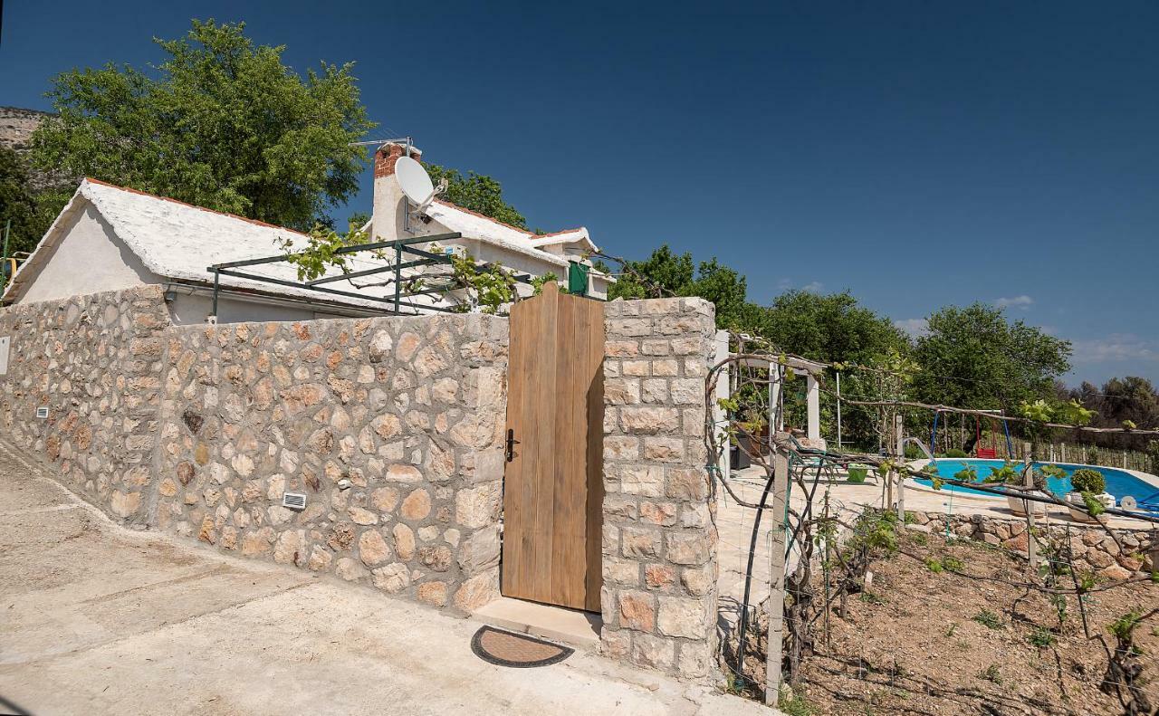 Holiday Home Vineyard House Μπολ Εξωτερικό φωτογραφία